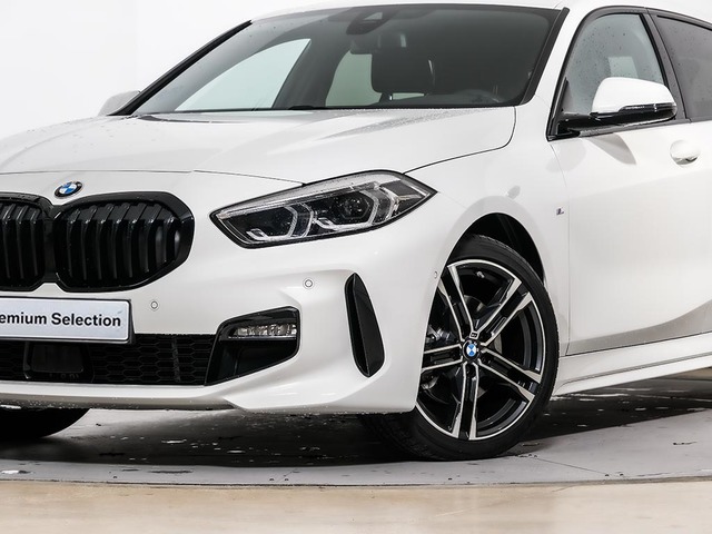 BMW Serie 1 118i color Blanco. Año 2024. 103KW(140CV). Gasolina. En concesionario Oliva Motor Tarragona de Tarragona