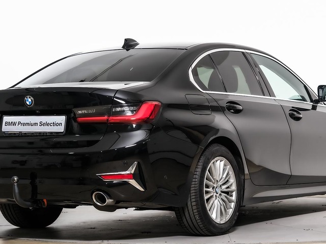 BMW Serie 3 320d color Negro. Año 2021. 140KW(190CV). Diésel. En concesionario Oliva Motor Tarragona de Tarragona