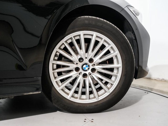 BMW Serie 3 320d color Negro. Año 2021. 140KW(190CV). Diésel. En concesionario Oliva Motor Tarragona de Tarragona