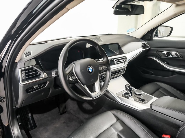 BMW Serie 3 320d color Negro. Año 2021. 140KW(190CV). Diésel. En concesionario Oliva Motor Tarragona de Tarragona