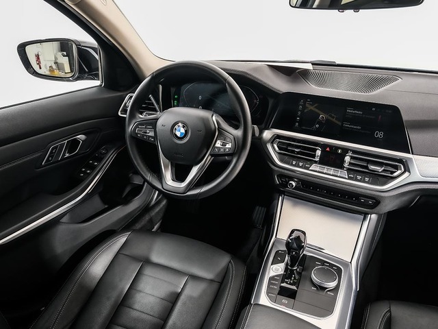 BMW Serie 3 320d color Negro. Año 2021. 140KW(190CV). Diésel. En concesionario Oliva Motor Tarragona de Tarragona