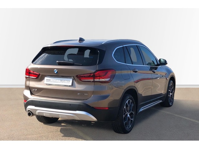 BMW X1 sDrive18i color Beige. Año 2021. 103KW(140CV). Gasolina. En concesionario Proa Premium Palma de Baleares