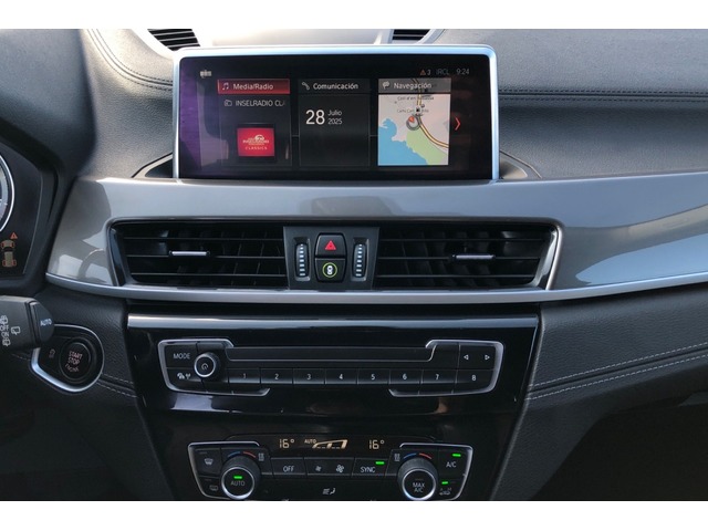 BMW X1 sDrive18i color Beige. Año 2021. 103KW(140CV). Gasolina. En concesionario Proa Premium Palma de Baleares