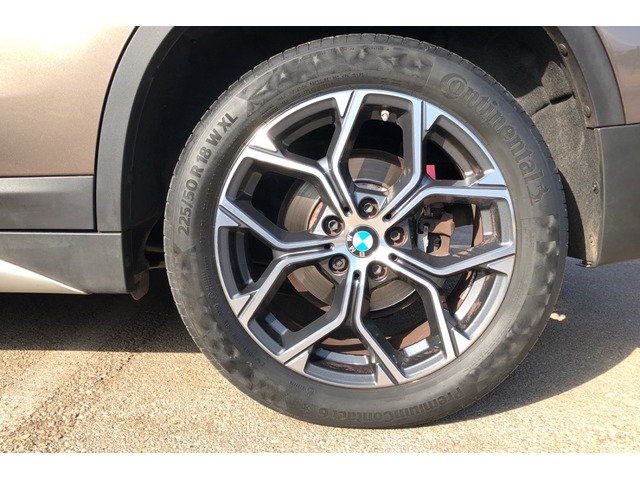 BMW X1 sDrive18i color Beige. Año 2021. 103KW(140CV). Gasolina. En concesionario Proa Premium Palma de Baleares