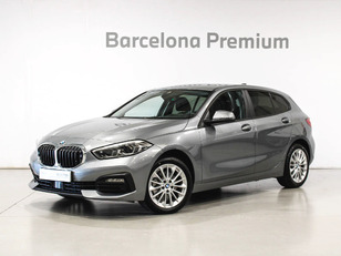 Fotos de BMW Serie 1 118d color Gris. Año 2024. 110KW(150CV). Diésel. En concesionario Barcelona Premium -- GRAN VIA de Barcelona