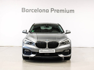 Fotos de BMW Serie 1 118d color Gris. Año 2024. 110KW(150CV). Diésel. En concesionario Barcelona Premium -- GRAN VIA de Barcelona