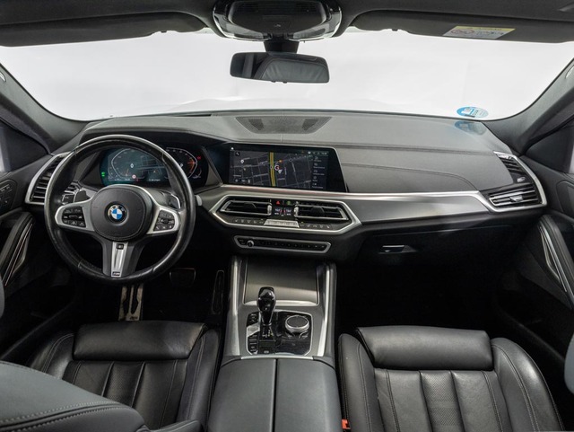 BMW X6 xDrive30d color Blanco. Año 2022. 210KW(286CV). Diésel. En concesionario Oliva Motor Girona de Girona