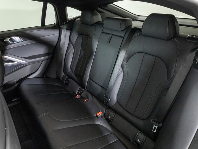 BMW X6 xDrive30d color Blanco. Año 2022. 210KW(286CV). Diésel. En concesionario Oliva Motor Girona de Girona