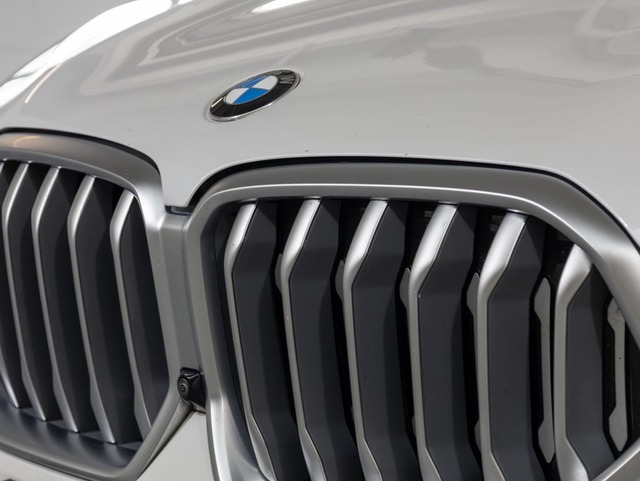 BMW X6 xDrive30d color Blanco. Año 2022. 210KW(286CV). Diésel. En concesionario Oliva Motor Girona de Girona