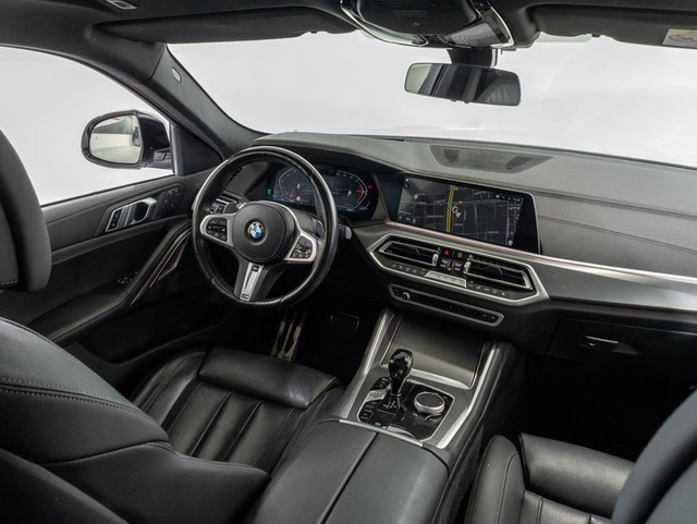 BMW X6 xDrive30d color Blanco. Año 2022. 210KW(286CV). Diésel. En concesionario Oliva Motor Girona de Girona