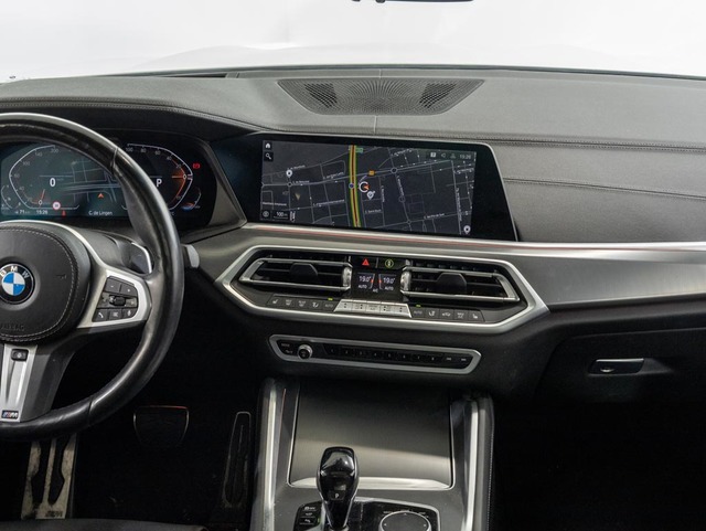 BMW X6 xDrive30d color Blanco. Año 2022. 210KW(286CV). Diésel. En concesionario Oliva Motor Girona de Girona
