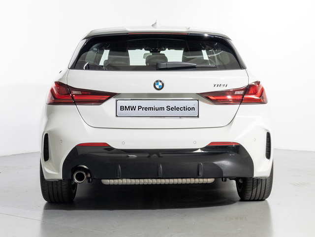 BMW Serie 1 118i color Blanco. Año 2024. 103KW(140CV). Gasolina. En concesionario Oliva Motor Girona de Girona