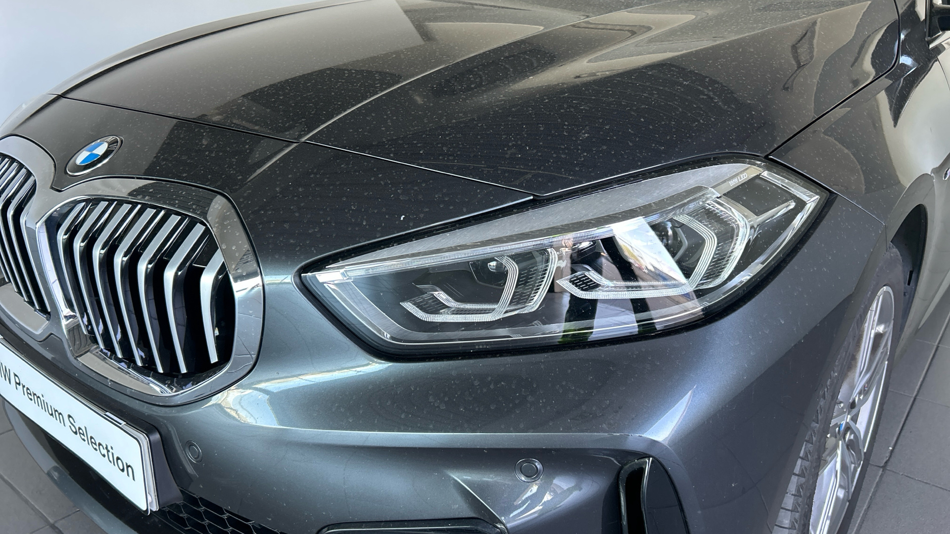 BMW Serie 1 118d color Gris. Año 2021. 110KW(150CV). Diésel. En concesionario BYmyCAR Madrid - Alcalá de Madrid
