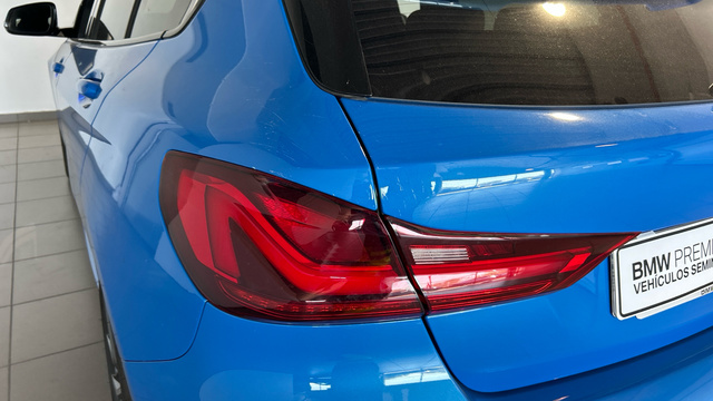 BMW Serie 1 118d color Azul. Año 2021. 110KW(150CV). Diésel. En concesionario BYmyCAR Madrid - Alcalá de Madrid