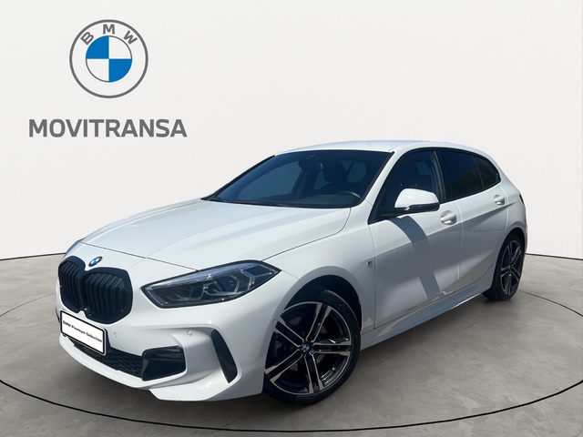 BMW Serie 1 118i color Blanco. Año 2024. 103KW(140CV). Gasolina. En concesionario Movitransa Cars Jerez de Cádiz