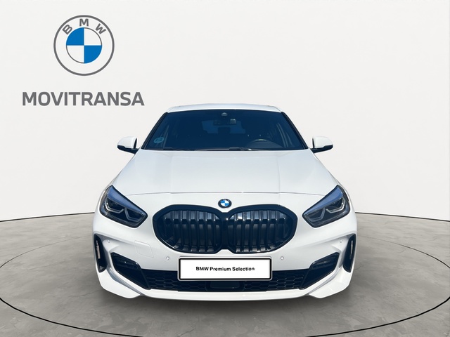 BMW Serie 1 118i color Blanco. Año 2024. 103KW(140CV). Gasolina. En concesionario Movitransa Cars Jerez de Cádiz