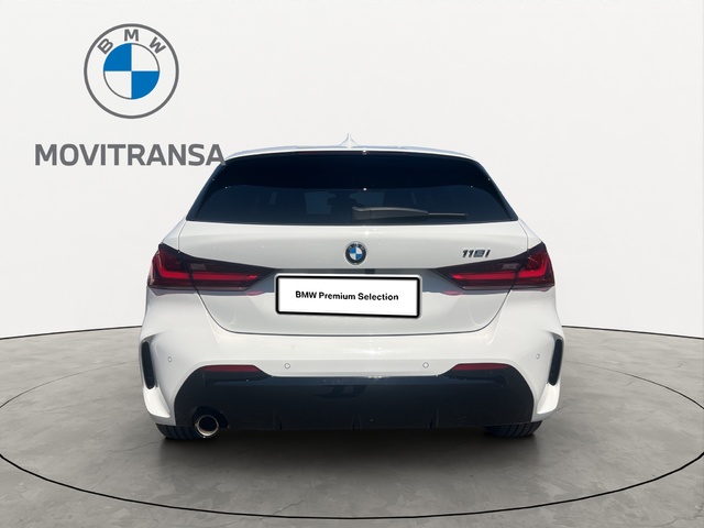 BMW Serie 1 118i color Blanco. Año 2024. 103KW(140CV). Gasolina. En concesionario Movitransa Cars Jerez de Cádiz