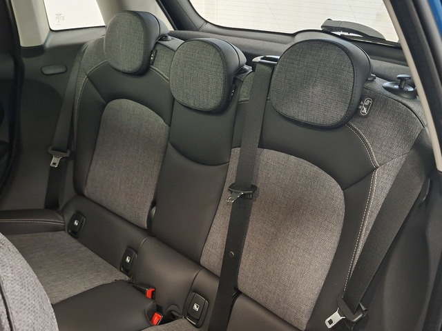 fotoG 8 del MINI MINI 5 Puertas Cooper 100 kW (136 CV) 136cv Gasolina del 2024 en Valencia