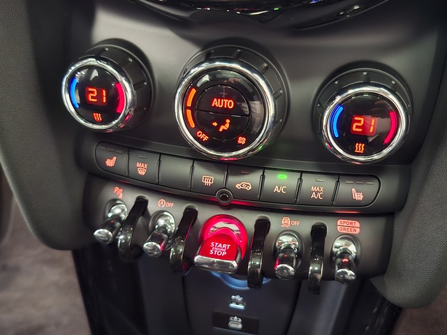 fotoG 29 del MINI MINI 5 Puertas Cooper 100 kW (136 CV) 136cv Gasolina del 2024 en Valencia