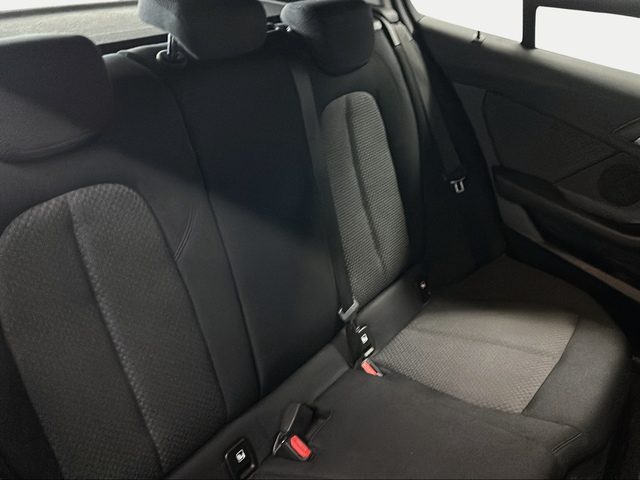 BMW Serie 1 116d color Gris. Año 2021. 85KW(116CV). Diésel. En concesionario San Pablo Motor | Su Eminencia de Sevilla