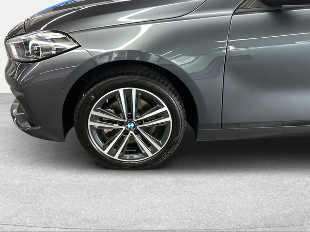 BMW Serie 1 116d color Gris. Año 2021. 85KW(116CV). Diésel. En concesionario San Pablo Motor | Su Eminencia de Sevilla