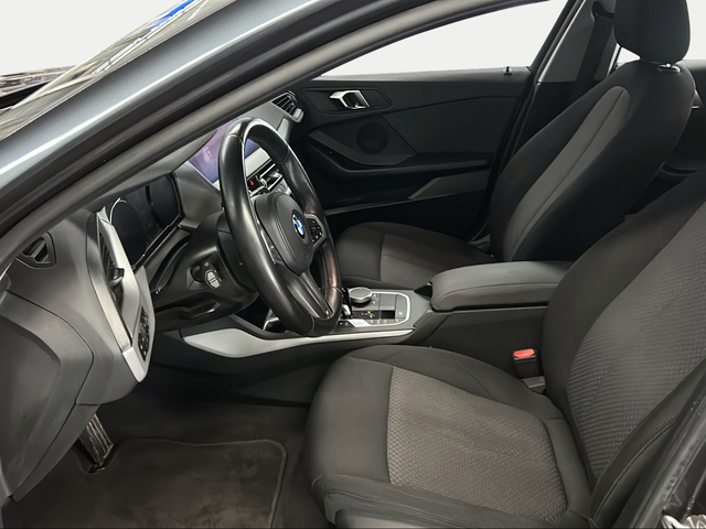 BMW Serie 1 116d color Gris. Año 2021. 85KW(116CV). Diésel. En concesionario San Pablo Motor | Su Eminencia de Sevilla