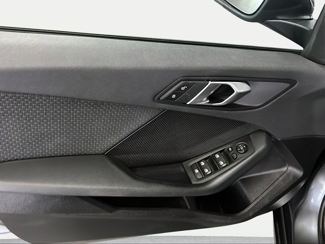 BMW Serie 1 116d color Gris. Año 2021. 85KW(116CV). Diésel. En concesionario San Pablo Motor | Su Eminencia de Sevilla