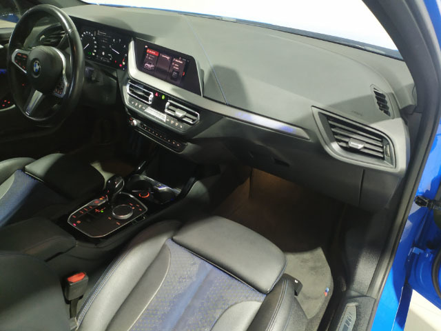 BMW Serie 1 118d color Azul. Año 2020. 110KW(150CV). Diésel. En concesionario Hispamovil Elche de Alicante