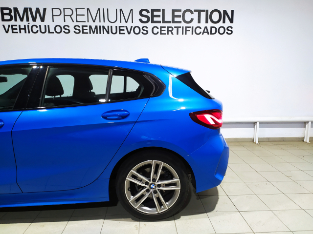 BMW Serie 1 118d color Azul. Año 2020. 110KW(150CV). Diésel. En concesionario Hispamovil Elche de Alicante