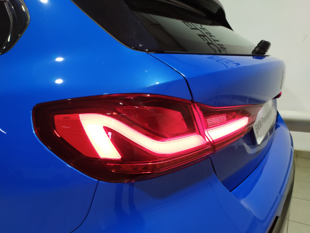 BMW Serie 1 118d color Azul. Año 2020. 110KW(150CV). Diésel. En concesionario Hispamovil Elche de Alicante