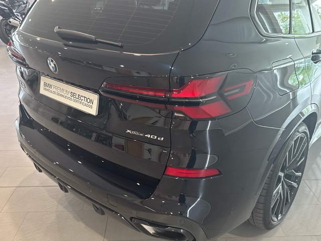 BMW X5 xDrive40d color Negro. Año 2024. 259KW(352CV). Diésel. En concesionario Motor Gorbea de Álava
