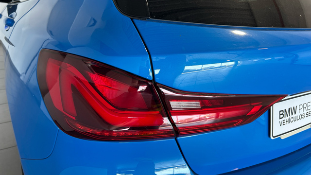 BMW Serie 1 118d color Azul. Año 2021. 110KW(150CV). Diésel. En concesionario BYmyCAR Madrid - Alcalá de Madrid