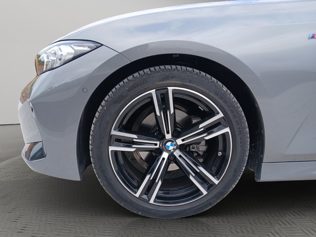BMW Serie 3 318d color Gris. Año 2024. 110KW(150CV). Diésel. En concesionario GANDIA Automoviles Fersan, S.A. de Valencia