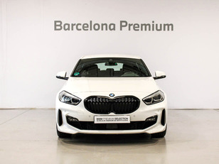 Fotos de BMW Serie 1 118d color Blanco. Año 2024. 110KW(150CV). Diésel. En concesionario Barcelona Premium -- GRAN VIA de Barcelona