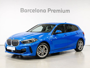Fotos de BMW Serie 1 118d color Azul. Año 2024. 110KW(150CV). Diésel. En concesionario Barcelona Premium -- GRAN VIA de Barcelona
