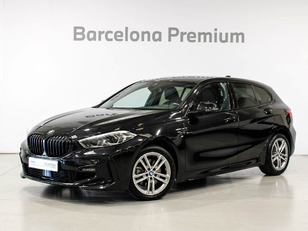 Fotos de BMW Serie 1 118d color Negro. Año 2024. 110KW(150CV). Diésel. En concesionario Barcelona Premium -- GRAN VIA de Barcelona