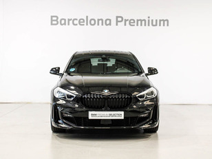 Fotos de BMW Serie 1 118d color Negro. Año 2024. 110KW(150CV). Diésel. En concesionario Barcelona Premium -- GRAN VIA de Barcelona