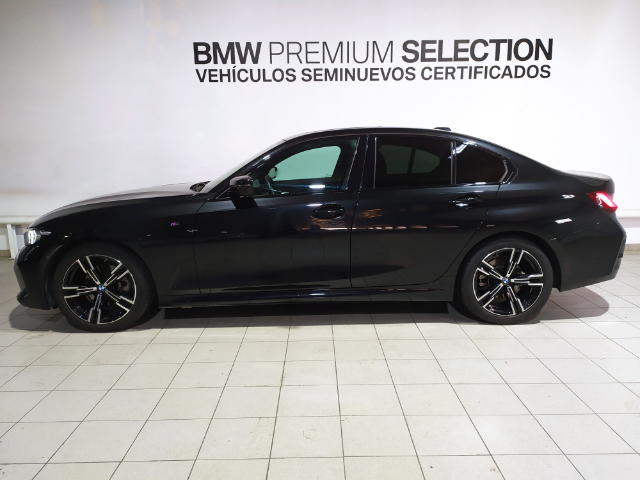 BMW Serie 3 320d color Negro. Año 2024. 140KW(190CV). Diésel. En concesionario Hispamovil Elche de Alicante