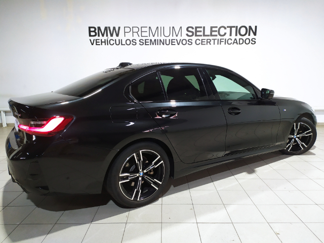 BMW Serie 3 320d color Negro. Año 2024. 140KW(190CV). Diésel. En concesionario Hispamovil Elche de Alicante