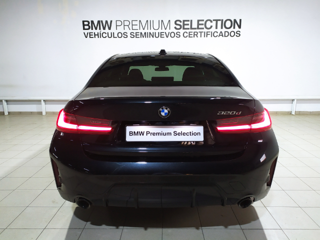 BMW Serie 3 320d color Negro. Año 2024. 140KW(190CV). Diésel. En concesionario Hispamovil Elche de Alicante