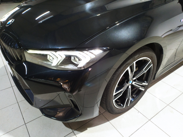 BMW Serie 3 320d color Negro. Año 2024. 140KW(190CV). Diésel. En concesionario Hispamovil Elche de Alicante