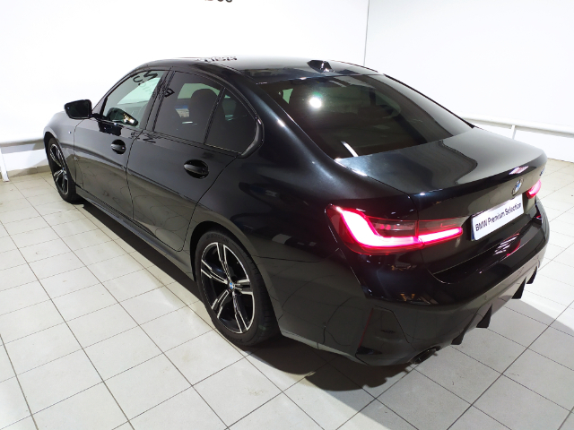 BMW Serie 3 320d color Negro. Año 2024. 140KW(190CV). Diésel. En concesionario Hispamovil Elche de Alicante