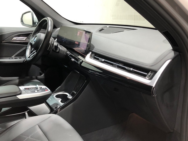 BMW X1 sDrive18d color Gris Plata. Año 2024. 110KW(150CV). Diésel. En concesionario Movilnorte El Plantio de Madrid