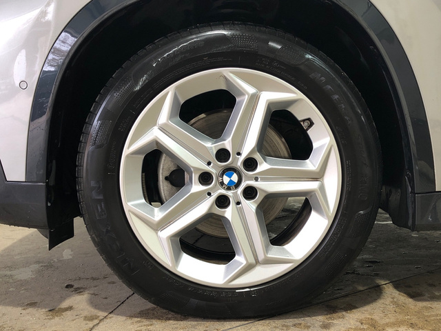 BMW X1 sDrive18d color Gris Plata. Año 2024. 110KW(150CV). Diésel. En concesionario Movilnorte El Plantio de Madrid