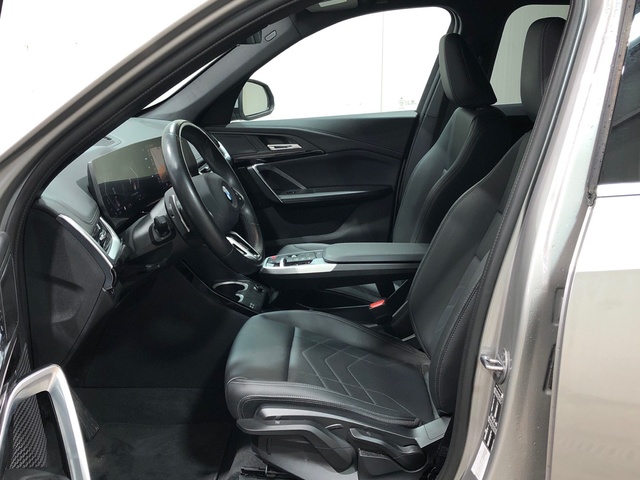 BMW X1 sDrive18d color Gris Plata. Año 2024. 110KW(150CV). Diésel. En concesionario Movilnorte El Plantio de Madrid