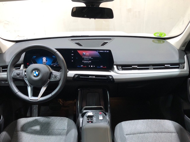 BMW X1 sDrive18d color Blanco. Año 2024. 110KW(150CV). Diésel. En concesionario Movilnorte El Plantio de Madrid
