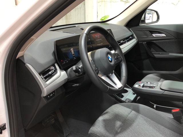 BMW X1 sDrive18d color Blanco. Año 2024. 110KW(150CV). Diésel. En concesionario Movilnorte El Plantio de Madrid