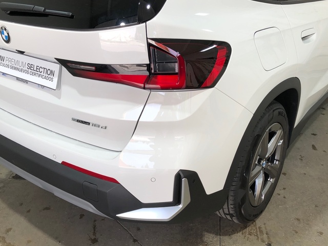 BMW X1 sDrive18d color Blanco. Año 2024. 110KW(150CV). Diésel. En concesionario Movilnorte El Plantio de Madrid