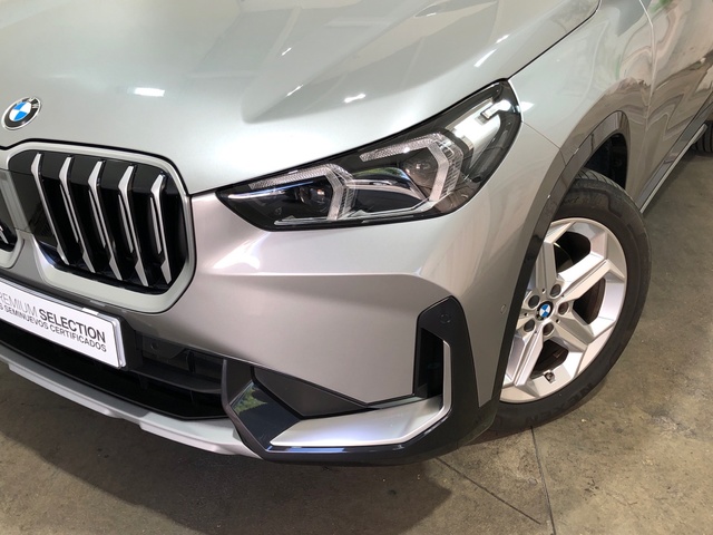 BMW X1 sDrive18d color Gris Plata. Año 2024. 110KW(150CV). Diésel. En concesionario Movilnorte El Plantio de Madrid