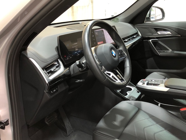 BMW X1 sDrive18d color Gris Plata. Año 2024. 110KW(150CV). Diésel. En concesionario Movilnorte El Plantio de Madrid
